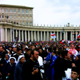 Crowd_at_Popes_Funeral