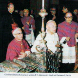 Pope_John_Paul_II_prays_at_the_tomb_of_St_Alexander_Sauli_in_the_Cathedral_in_Pavia_Italy