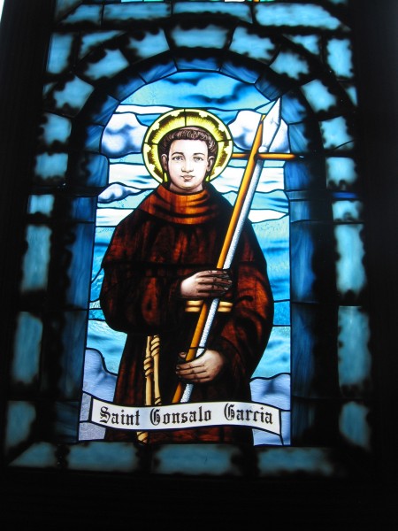 Gonzalo_Garcia_Window_pane_in_the_Cathedral_of_Pune.jpg