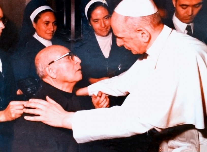 Monsignore Baudelio Pelayo with Pope Paul VI

<a href="https://commons.wikimedia.org/wiki/File:Monse%C3%B1or_Baudelio_Pelayo_con_Paolo_VI.jpg" title="via Wikimedia Commons" target="_blank">Carlospcpro</a> / <a href="https://creativecommons.org/licenses/by-sa/4.0" target="_blank">CC BY-SA</a>